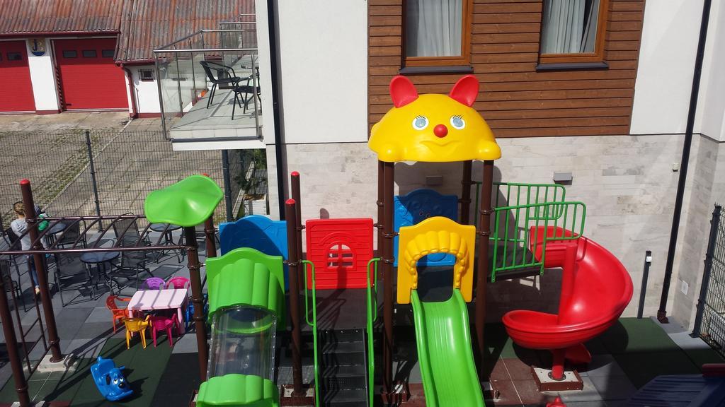 Marina Jastarnia Apartamenty W Budynku Z Basenem Extérieur photo