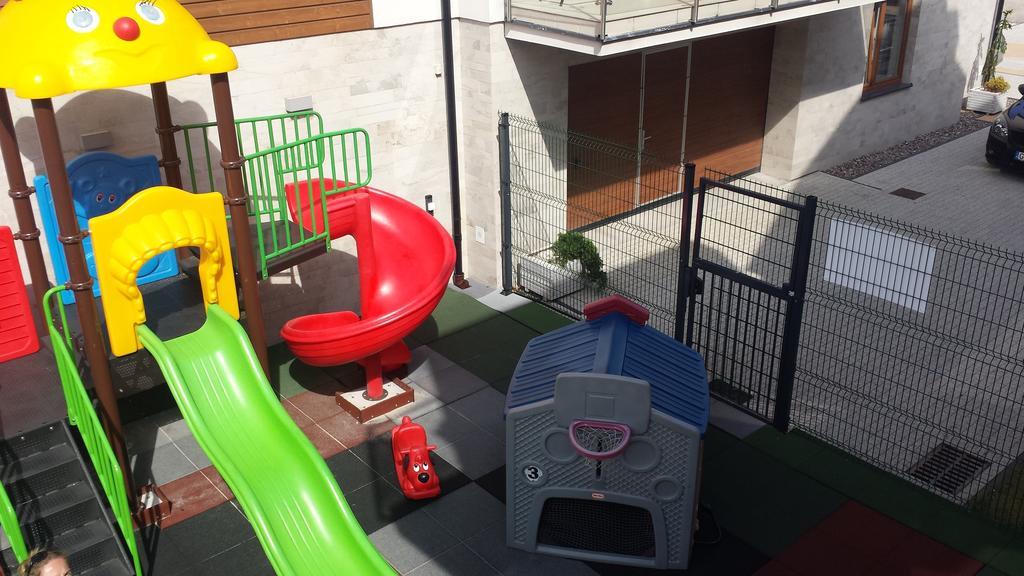 Marina Jastarnia Apartamenty W Budynku Z Basenem Extérieur photo