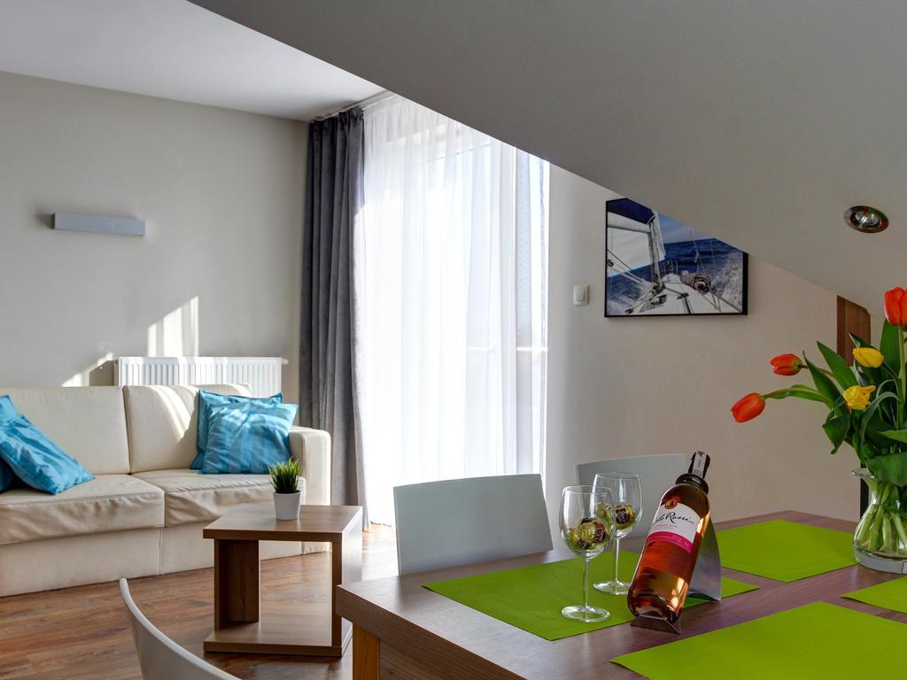 Marina Jastarnia Apartamenty W Budynku Z Basenem Extérieur photo