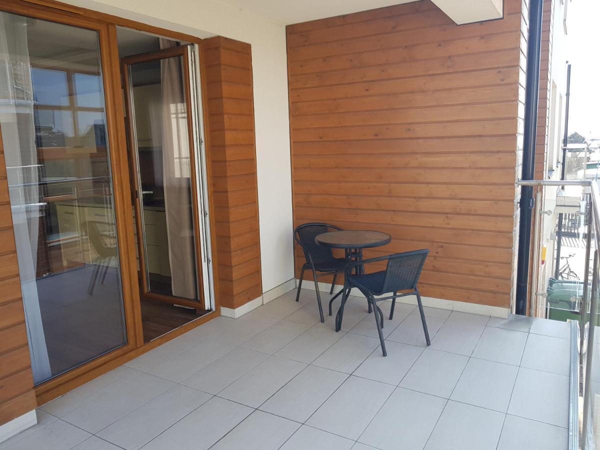 Marina Jastarnia Apartamenty W Budynku Z Basenem Extérieur photo